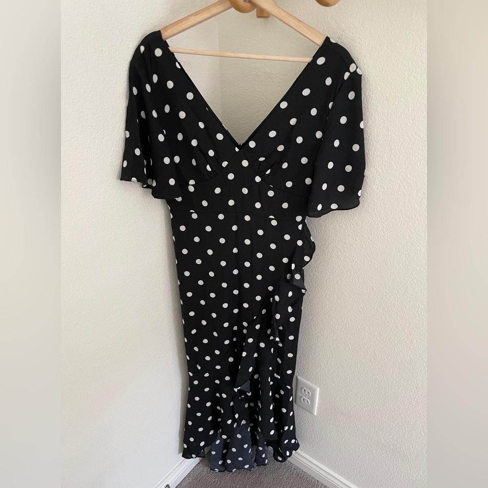 NWT NASTY GAL Angel Sleeve Polka Dot Ruffle Maxi Dress size L V-neck size M - Picture 4 of 9